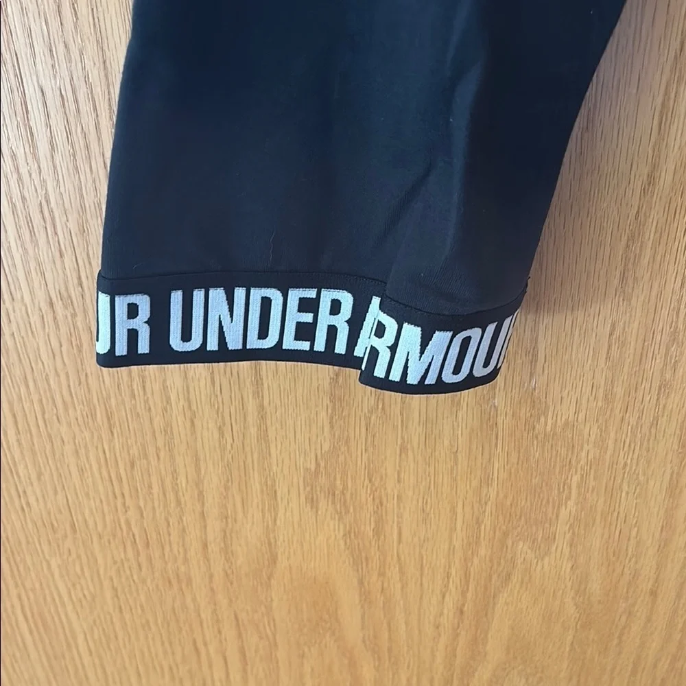 Under Armour Black Capri Leggings - Picture 3 of 9